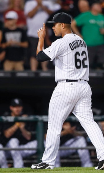Reunited with son, Abreu leads White Sox HR parade